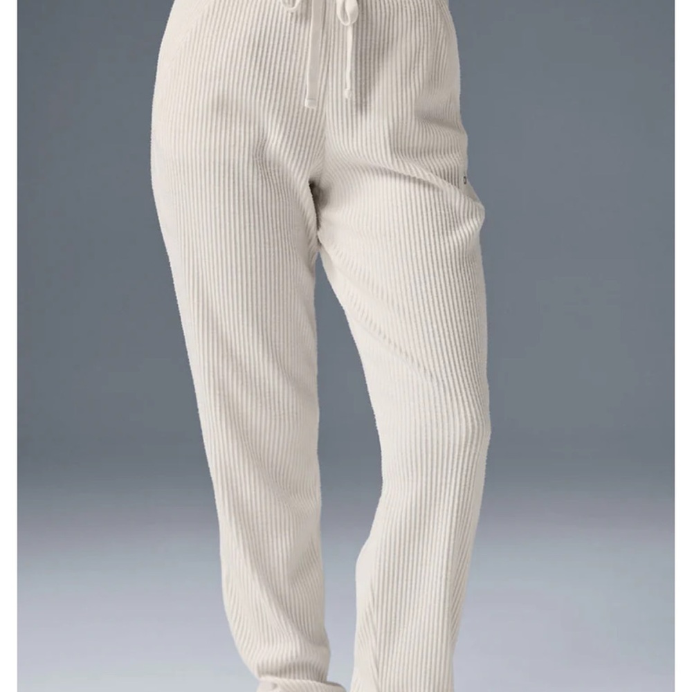 Alo Muse Sweatpants Ivory